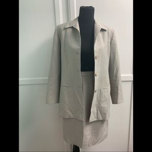 True 90’s vintage beige skirt suit set